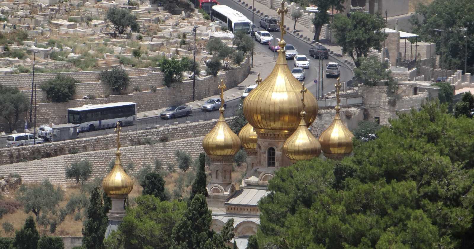 Satanás luta individualmente contra os que guardam os mandamentos de Deus
